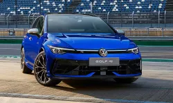 Performans ve Şıklık Bir Arada: Yeni Volkswagen Golf R Sahneye Çıktı!