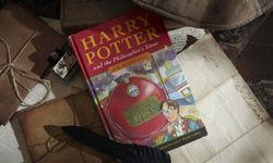 Harry Potter'ın Nadir Bir Hazinesi: İlk Baskı 45 Bin Sterline Satıldı