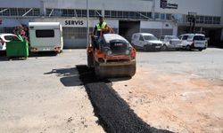 Bornova Belediye Başkanı Ömer Eşki, ilçede asfalt çalışmalarına hız verdi