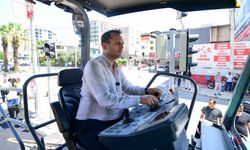 Bornova Belediyesi, asfalt çalışmalarına aralıksız devam ediyor