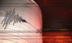 İzmir’de korkutan deprem, uykudan uyandırdı