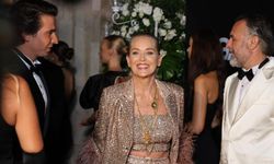 Sharon Stone, Bodrum’da ünlülerle dolu bir gecede ödül aldı