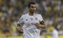 Beşiktaşlı futbolcu Necip Uysal'dan kötü haber!