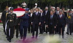 Finlandiya Cumhurbaşkanı Alexander Stubb Anıtkabir'i ziyaret etti