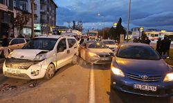 Afyonkarahisar’da Zincirleme Trafik Kazası: 7 Kişi Yaralandı