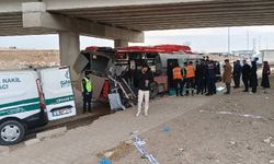 Ankara'da korkunç kaza! Belediye otobüsüyle TIR çarpıştı: 1 ölü, 1 yaralı