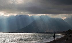 Antalya sahilinde yağmurdan sonra gökyüzü parladı!