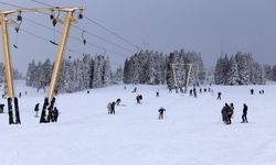 Bursalılar Uludağ'da kayak sezonunun tadını çıkardı!