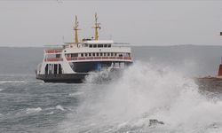 Feribot seferlerine fırtına engeli: Geyikli-Bozcaada'da ulaşım duracak!