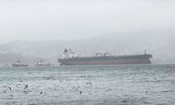 İstanbul Boğazı, doğal gaz boru hattı gemisi nedeniyle trafiğe kapatıldı!