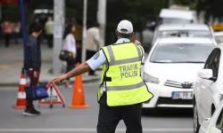 İzmir'de yılbaşı gecesi bin 432 trafik polisi görev yapacak