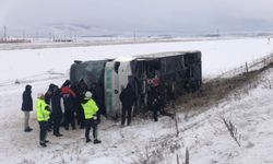 SON DAKİKA | İzmir'den yola çıkan yolcu otobüsü şarampole devrildi!