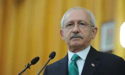 Kılıçdaroğlu, İmamoğlu'nun evinin önünde açıklamalarda bulunuyor