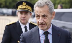 Sarkozy'e kötü haber: Elektronik kelepçe cezası onandı!