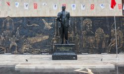 Yunusemre'de Atatürk heykelinin açılışı törenle yapıldı