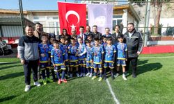 Bayraklı'da U-10 Cup Futbol Turnuvası coşkulu final maçıyla sona erdi