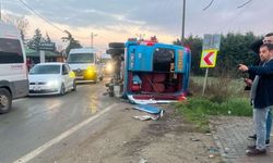 İstanbul'da kontrolden çıkan ticari araç minibüse çarptı: Çok sayıda yaralı var