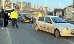 Kırıkkale'de üç aracın karıştığı zincirleme kazada can pazarı