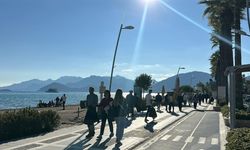 Sıcaklık artışı Marmaris'te hayatı canlandırdı!