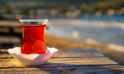 O markalara sofranızda yer vermeyin! Türk halkının vazgeçilmezi çayda gıda boyası tespit edildi