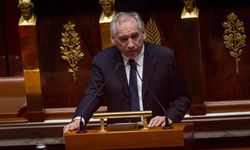 Fransa'da Başbakan Bayrou yine reddedildi: Dödüncü gensoru önerisi de kabul edilmedi!