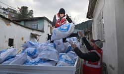 Manisa'da dayanışma büyüyor: İhtiyaç sahiplerine yakacak yardımı yapılıyor