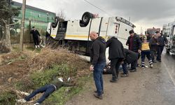 İşçi servisi devrildi! Adeta can pazarı yaşandı! Çok sayıda yaralı var...