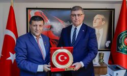 Bayram öncesi duygusal buluşma: Gazilerden Başkan Tugay'a anlamlı hediye
