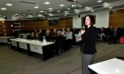 Bornova'da "Bağcılığa Eğitim ve Teşvik Programı" başladı