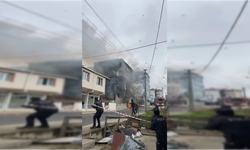 Doğalgaz patlaması az kalsın can alıyordu: Binanın camları patladı, yaralılar var!