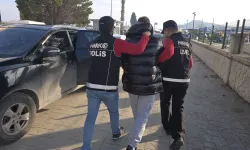 Interpol tarafından kırmızı bültenle aranan firari hükümlü İzmir'de yakalandı