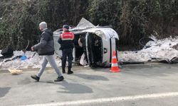 İşçi servisi ile çarpışan araç devrildi: 3 kişi yaralandı