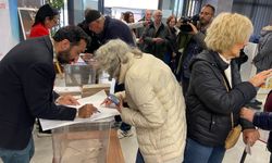 İzmir’de binlerce CHP’li İmamoğlu için sandığa koştu