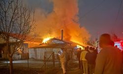 Şüpheli yangın! Komşularını öldüren baba ve oğlunun evi alevlere teslim oldu!