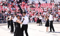 19 Mayıs, Çeşme'de büyük bir coşku ve katılımla kutlandı