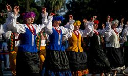 4. Halk Dansları Festivali Bornova'da coşkuyla başladı