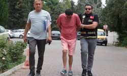 Öz oğlunu 25 kez bıçaklayıp öldürdü
