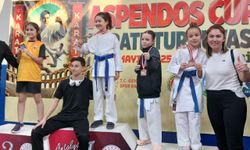 Aliağalı karateciler, Aspendos Cup'ta milli sporcularla yarıştı