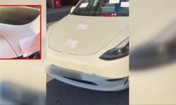 2 milyon değerindeki araca 3 farklı dilde 'ben eşeğim' yazıldı