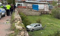 Bahçeye uçan araçta 2 kişi yaralandı