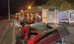 Bariyere çarpan otomobilin sürücüsü hayatını kaybetti