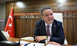 Başkan Muhittin Böcek’ten sağlık durumuna ilişkin açıklama: Görevimin başındayım!