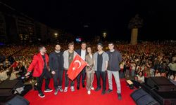 Başkan Tugay, Duman konserine katıldı