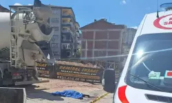 Beton mikserinin çarptığı yaya öldü