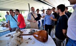Bornova'da müziğin ve zanaatin buluşması: Çalgı Yapım Çalıştayı