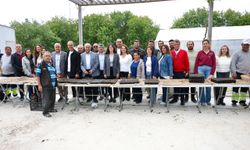 Çeşme Belediyesi, üreticilere 65 bin fide dağıttı