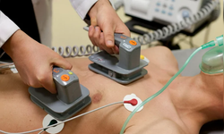 Defibrilatör nedir? Defibrilatör ne işe yarar?