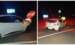 Ehliyetsiz ve alkollü sürücü 'Dur' levhasına çarptı