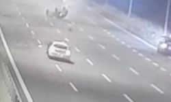 Facia ucuz atlatıldı: Araç takla attı, 9 yaşındaki çocuk yola savruldu!