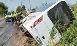 Feci kaza! İçerisinde 23 kişinin bulunduğu turist otobüsü devrildi